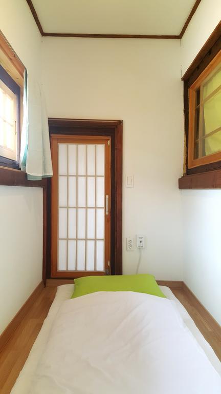 Hundred Years Hanok Mokpo Exterior photo