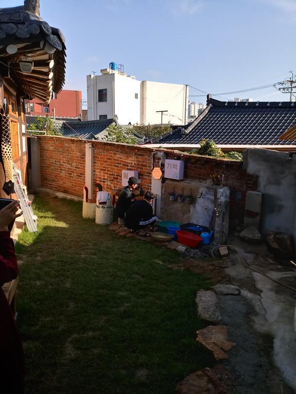 Hundred Years Hanok Mokpo Exterior photo