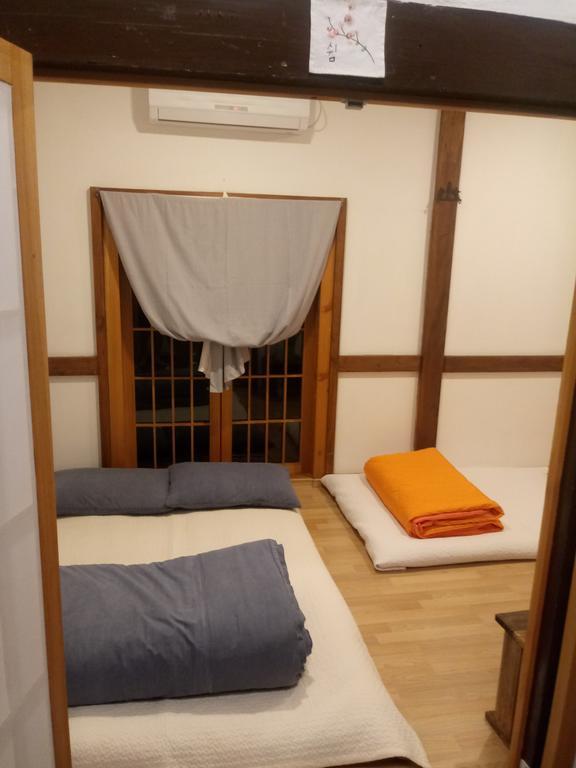 Hundred Years Hanok Mokpo Exterior photo