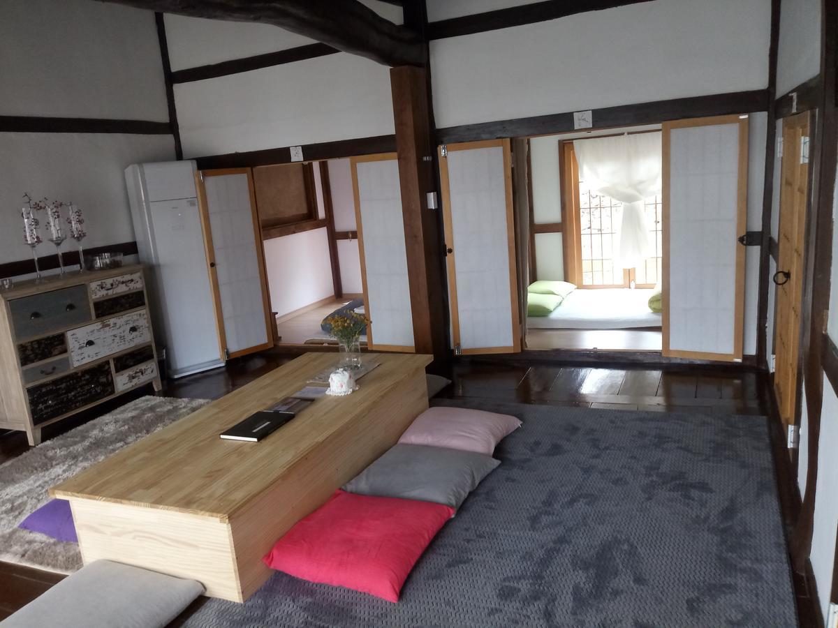 Hundred Years Hanok Mokpo Exterior photo
